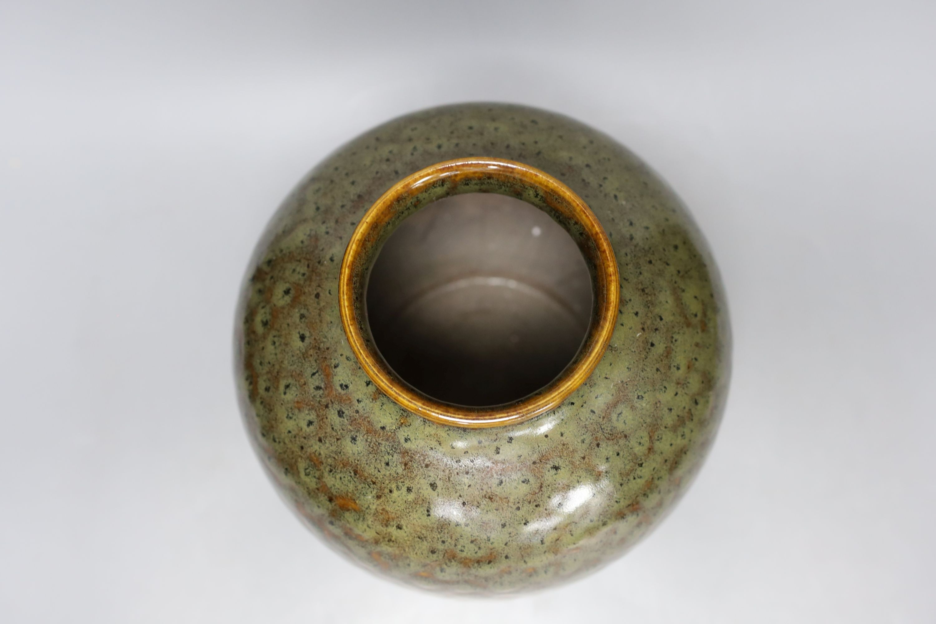 A Chinese Jian type ginger jar and a crackle glazed celadon bowl, 28cm diameter